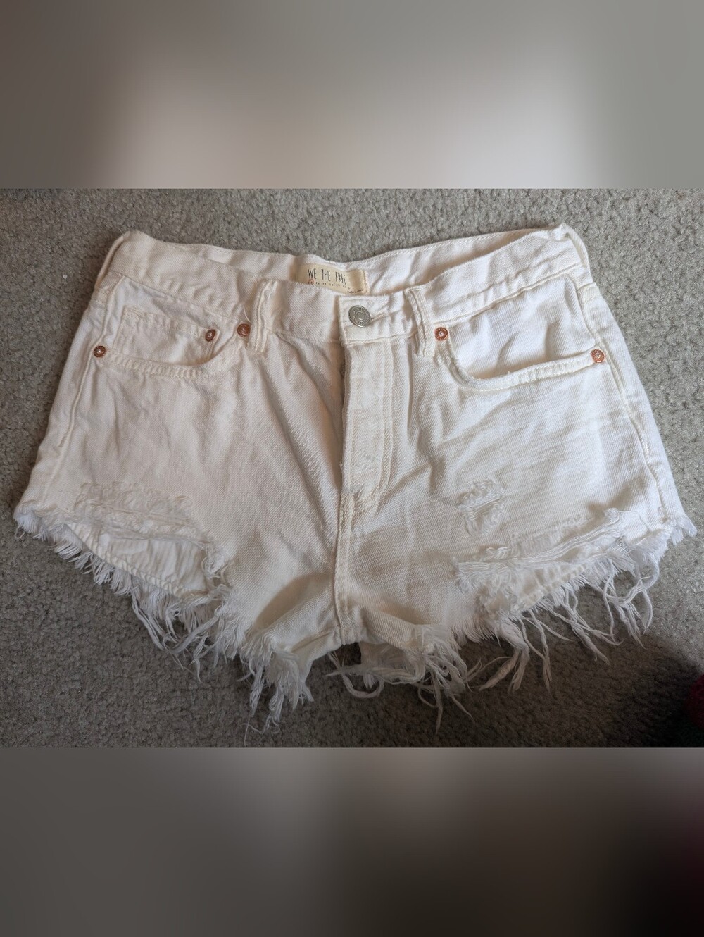 Free People We The Free "Loving Good Vibrations" shorts in ivory (size 25)